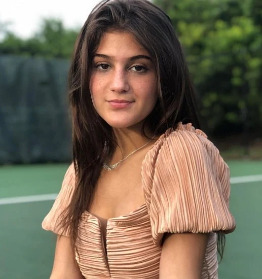 Jenny Popach Bio, Educational Background, Parents and Siblings, Boyfriend, Physical Features, Career, Net Worth.